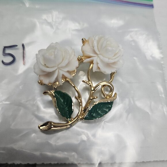 Jewelry - VINTAGE WHITE ROSE BROOCH WITH GOLD TONES